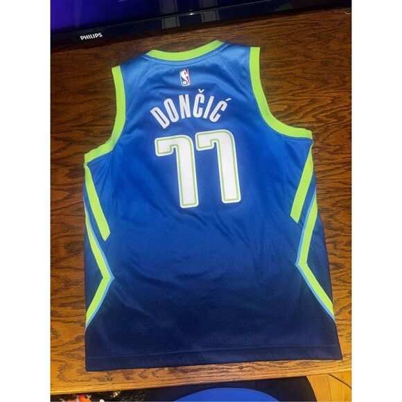 Nike Mavs Jersey - Picture 2 of 2